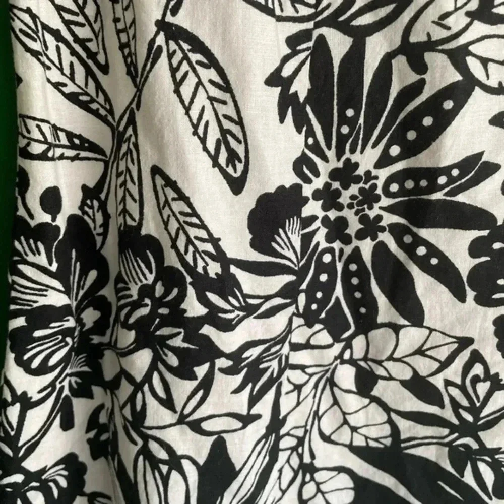 Gap Black & White Circle‎ Floral Skirt Size 4 EUC! CLEARANCE!